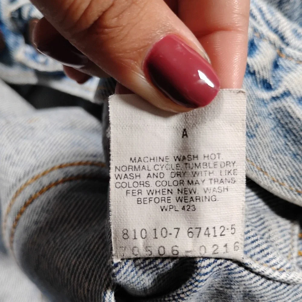 Vintage Levis 70506 0216 Mens Light Wash Denim Trucker Jacket Made in USA 42R